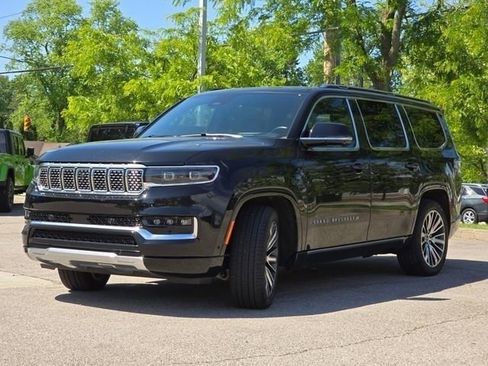 Used 2025 Jeep Grand Wagoneer 4WD image 33