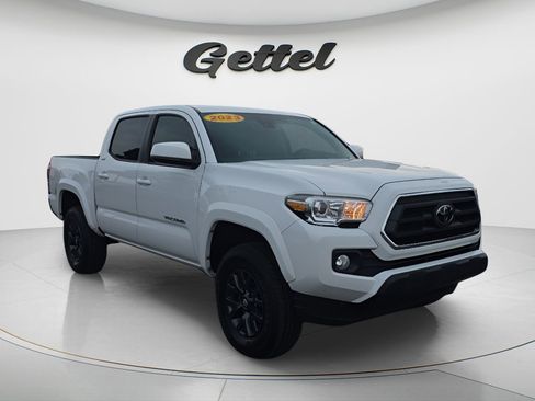 Used 2023 Toyota Tacoma SR5 RWD image 3