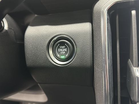 Used 2025 GMC Acadia Denali w/ Super Cruise Package image 17