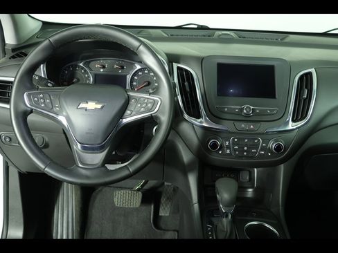 Used 2023 Chevrolet Equinox LT image 18