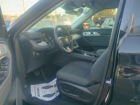 Certified 2025 Ford Explorer Active image 20