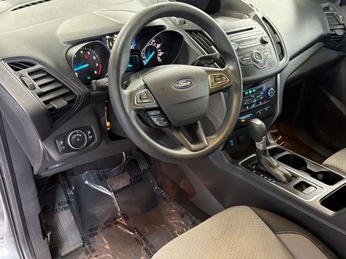 Used 2017 Ford Escape SE FWD image 4