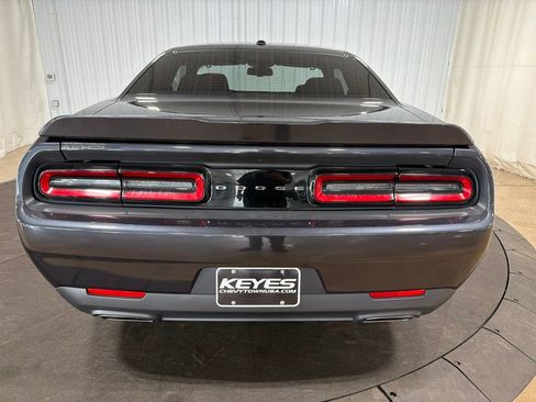 Used 2017 Dodge Challenger R/T RWD image 7