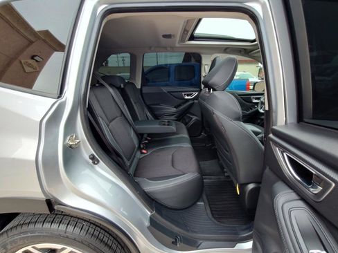 Used 2019 Subaru Forester Premium AWD/4WD image 40