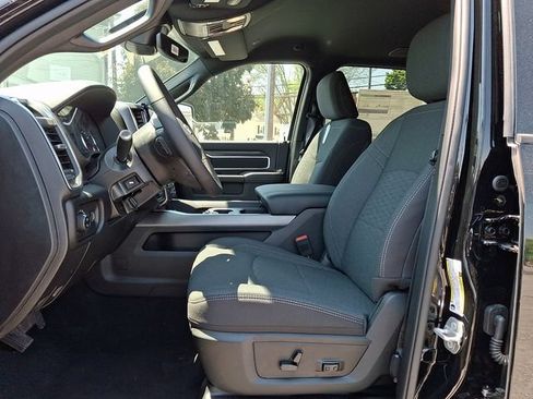 New 2026 RAM 2500 Big Horn AWD/4WD image 9