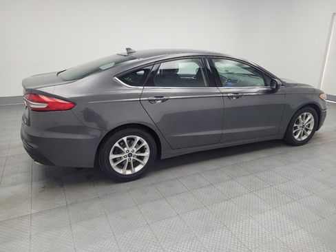 Used 2020 Ford Fusion SE image 10