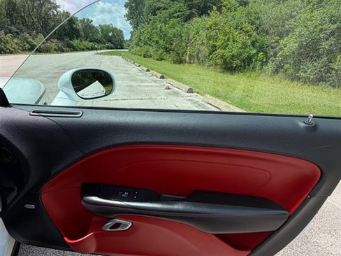 Used 2015 Dodge Challenger SXT Plus RWD image 23