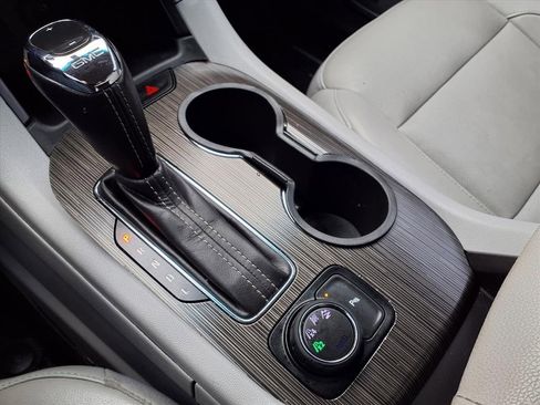 Used 2019 GMC Acadia SLT image 21