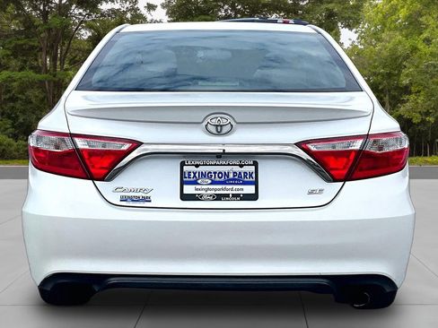 Used 2017 Toyota Camry image 6