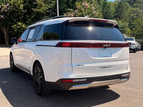 Certified 2023 Kia Carnival SX Prestige FWD image 3