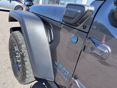 Used 2024 Jeep Wrangler Unlimited AWD/4WD image 46