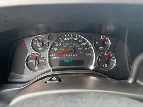 Used 2025 Chevrolet Express 2500 w/ Driver Convenience Package RWD image 34
