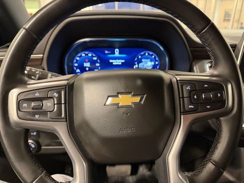 Used 2024 Chevrolet Suburban LT image 19