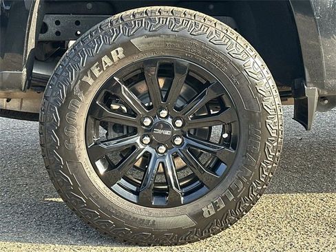 Used 2022 GMC Canyon AT4 w/ Driver Alert Package image 30