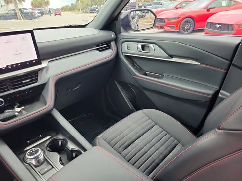 Used 2025 Ford Explorer ST-Line w/ Premium Package image 12