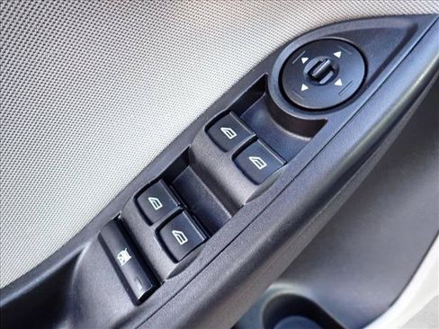 Used 2017 Ford Focus SE FWD image 10