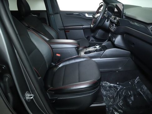 Used 2025 Ford Escape ST-Line FWD image 33