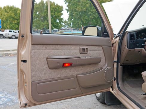 Used 2000 Toyota Tacoma 2WD Xtracab V6 image 16