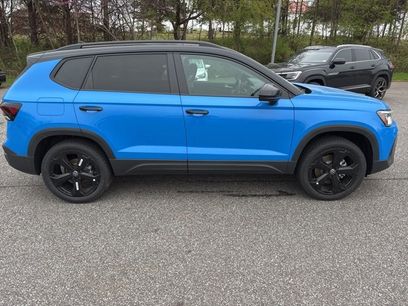 New 2025 Volkswagen Taos SE