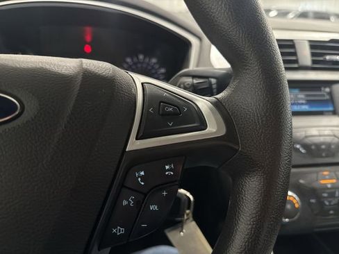Used 2015 Ford Fusion SE FWD image 13