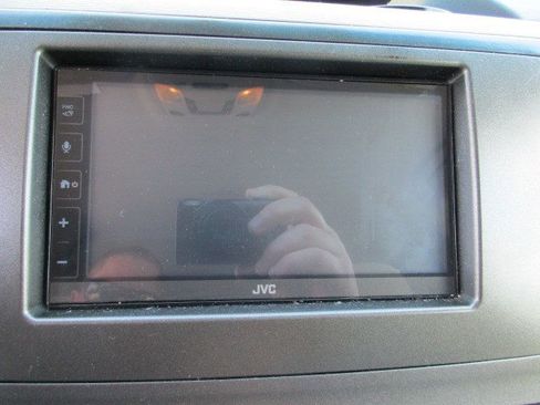 Used 2011 Toyota Sienna LE w/ Towing Pkg FWD image 23
