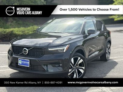 New 2025 Volvo XC40 B5 Ultra w/ Climate Package