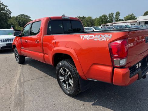 Used 2016 Toyota Tacoma SR5 AWD/4WD image 10
