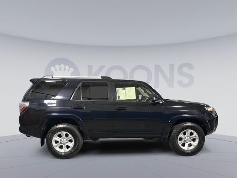 Used 2022 Toyota 4Runner SR5 AWD/4WD image 8