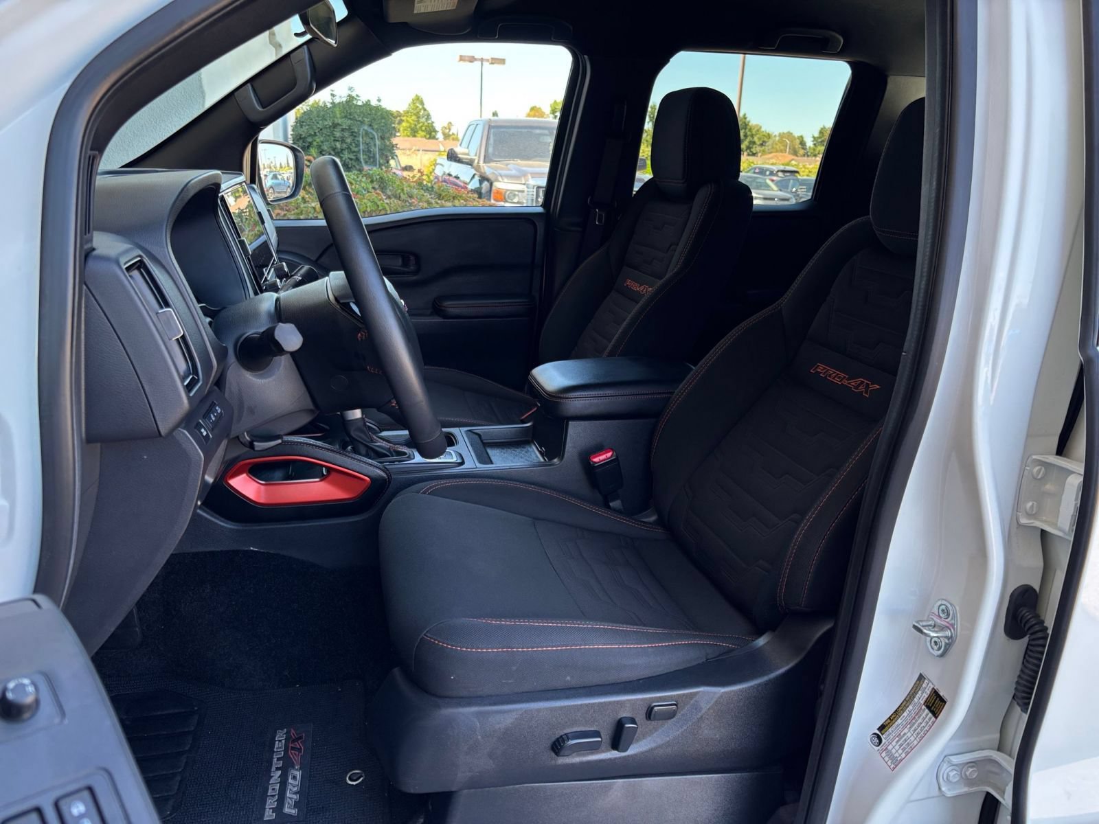 Used 2026 Nissan Frontier PRO-4X AWD/4WD image 37