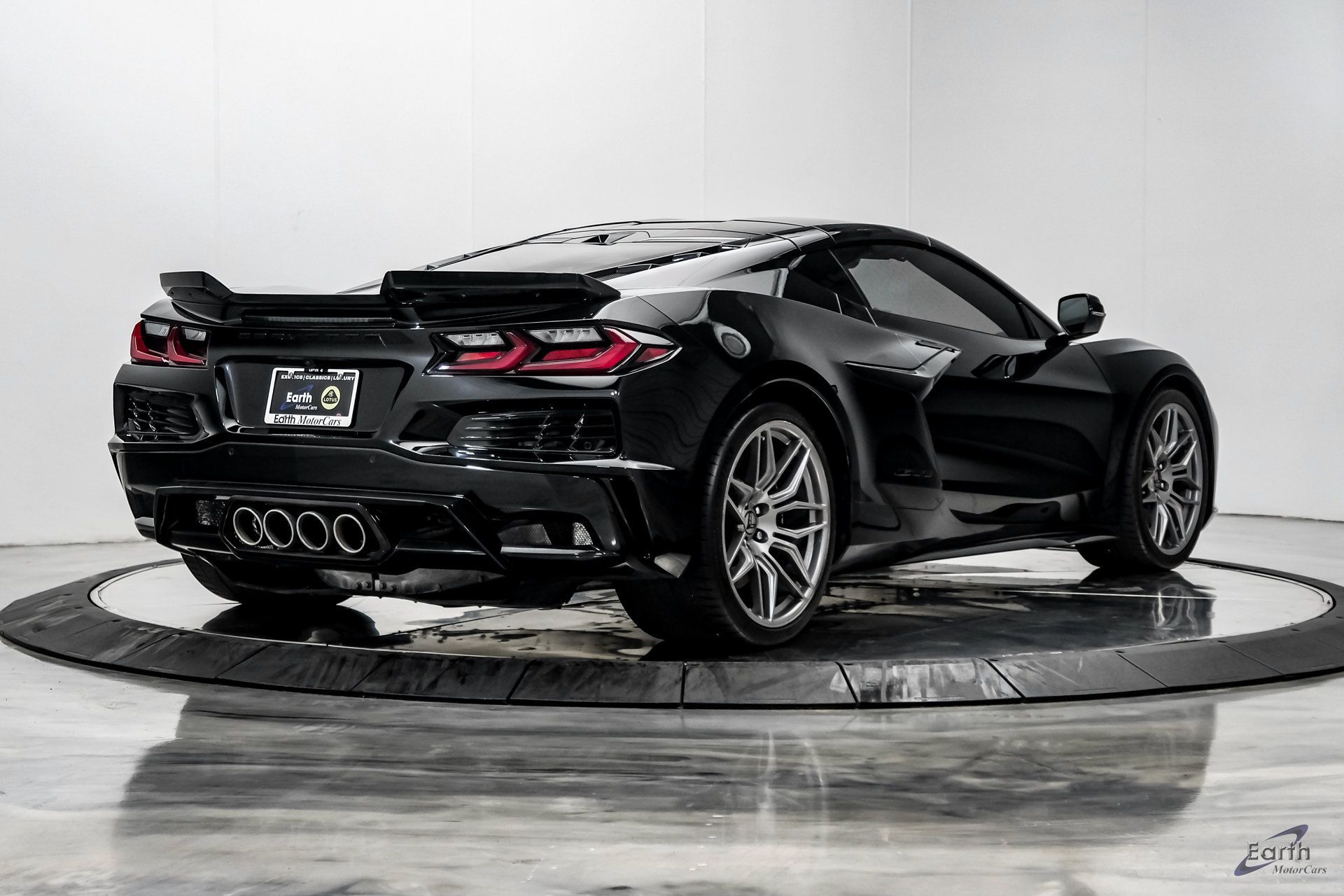 Used 2024 Chevrolet Corvette Z06 RWD image 23