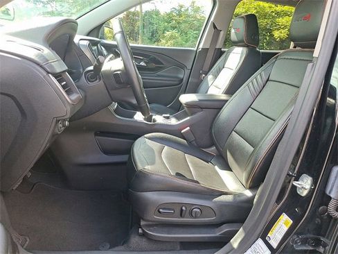 Used 2023 GMC Terrain AT4 image 16