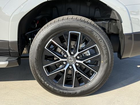 New 2026 Lexus GX 550 AWD/4WD image 16