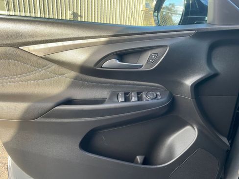 Used 2025 Buick Envista Sport Touring image 20