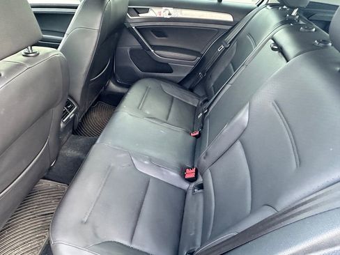 Used 2015 Volkswagen Golf TDI S image 22