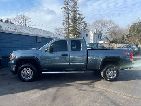Used 2013 GMC Sierra 2500 SLE w/ SLE Preferred Package image 3