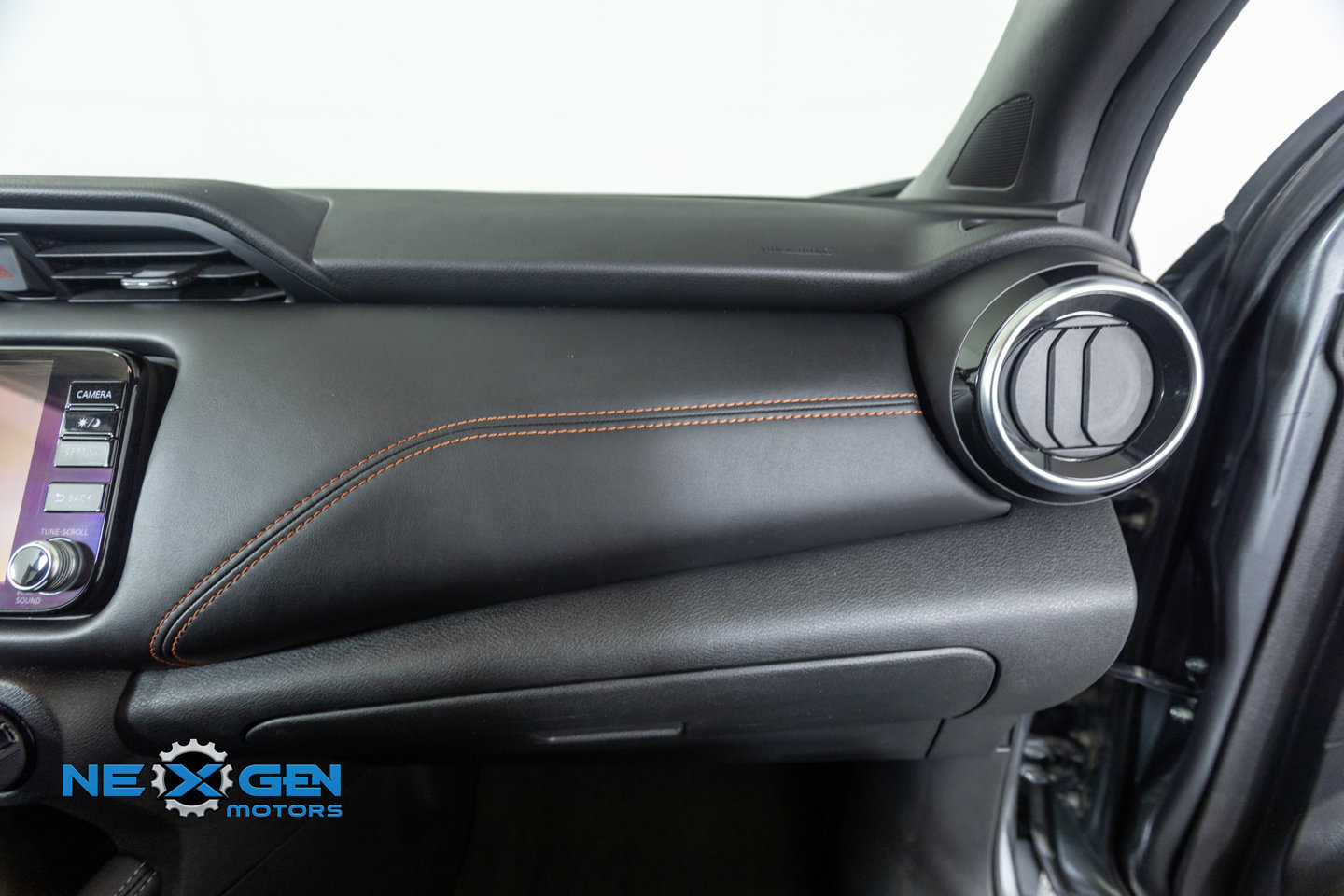 Used 2024 Nissan Kicks SR w/ SR Premium Package FWD image 43