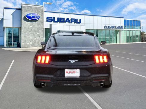 Used 2025 Ford Mustang Coupe RWD image 5
