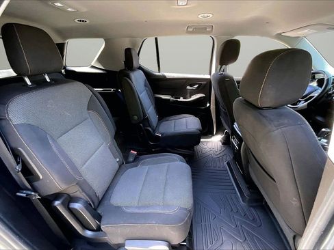 Used 2018 Chevrolet Traverse LT FWD image 23