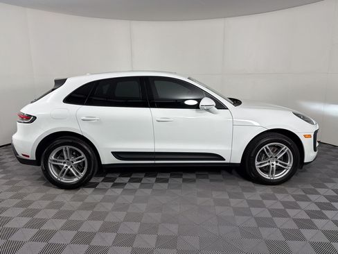 Used 2026 Porsche Macan AWD/4WD image 8
