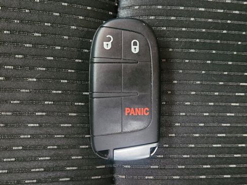 Used 2020 Dodge Journey SE w/ SE Popular Equipment Group FWD image 32