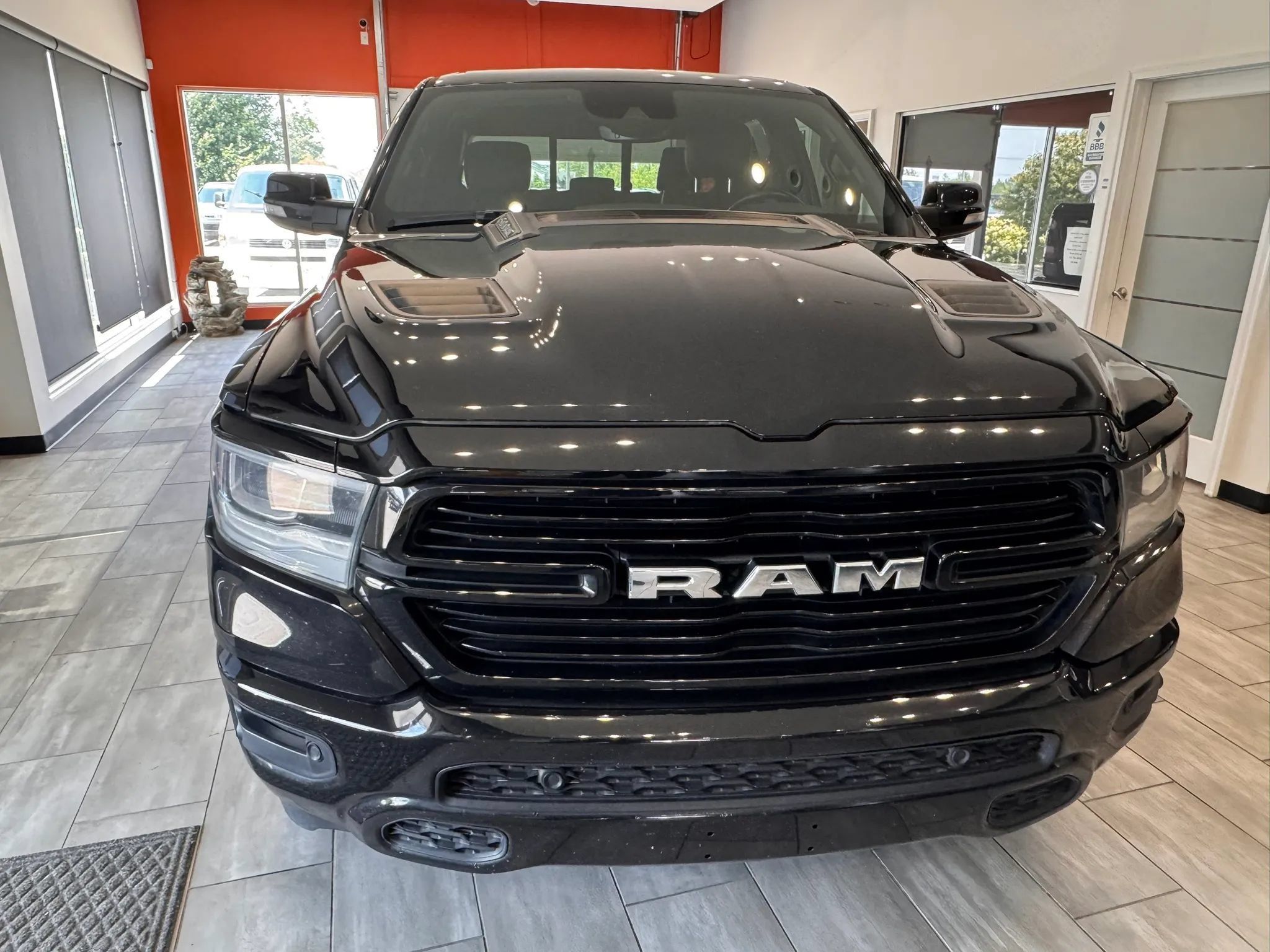 Used 2021 RAM 1500 Laramie AWD/4WD image 5