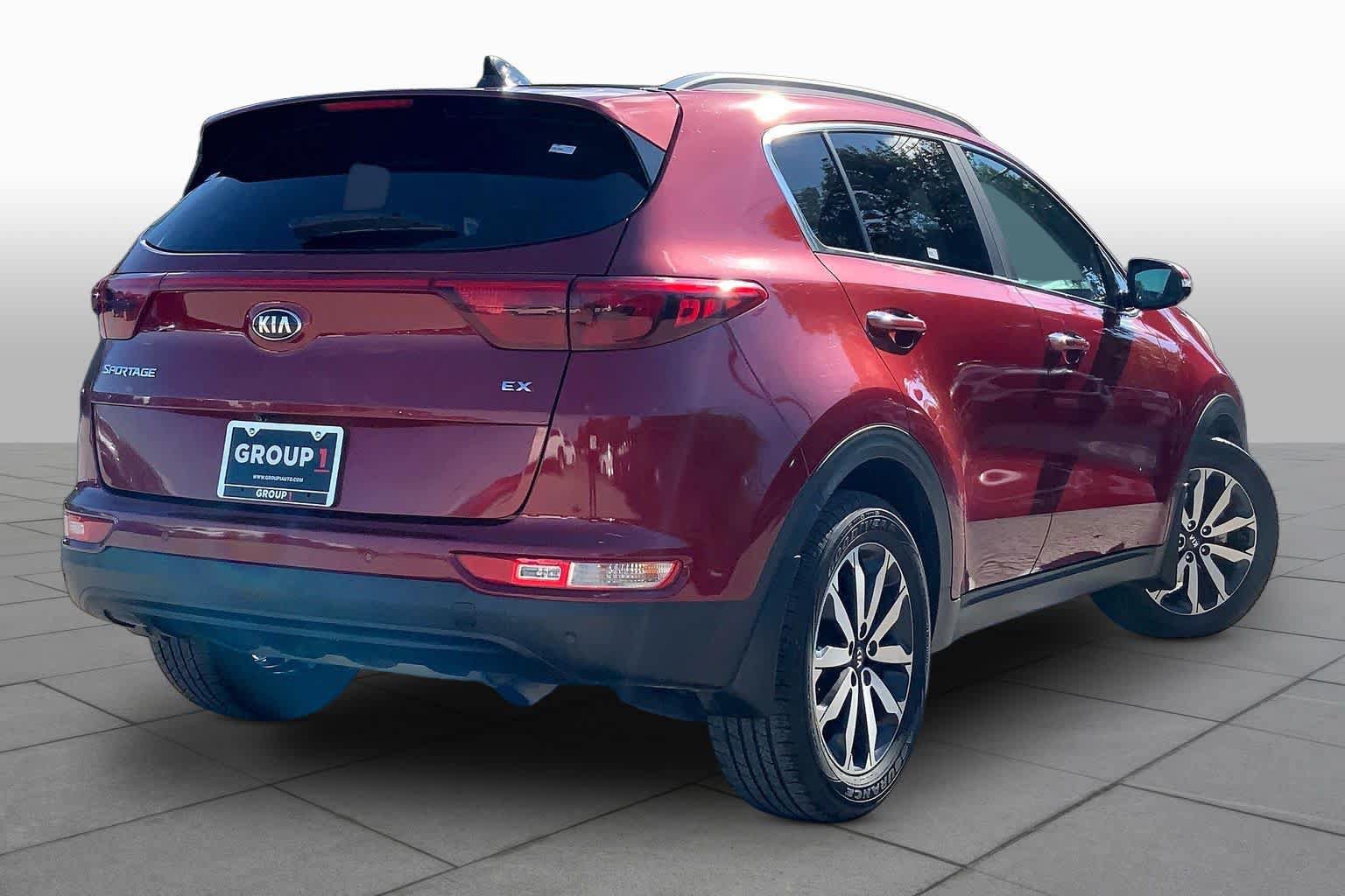 Used 2017 Kia Sportage EX w/ EX Technology Package FWD image 13