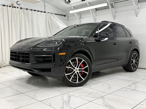 Certified 2024 Porsche Cayenne S AWD/4WD image 1