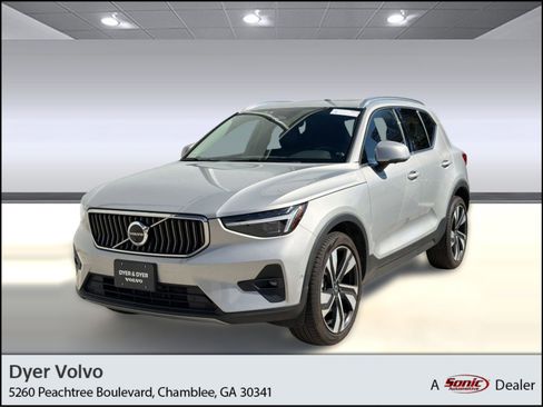 Used 2023 Volvo XC40 B5 Ultimate w/ Protection Package Premier image 1