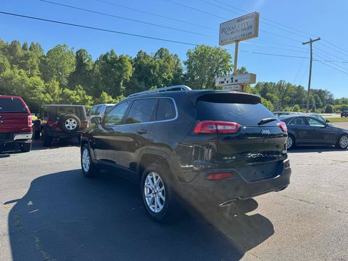 Used 2015 Jeep Cherokee Latitude w/ Comfort/Convenience Group AWD/4WD image 7