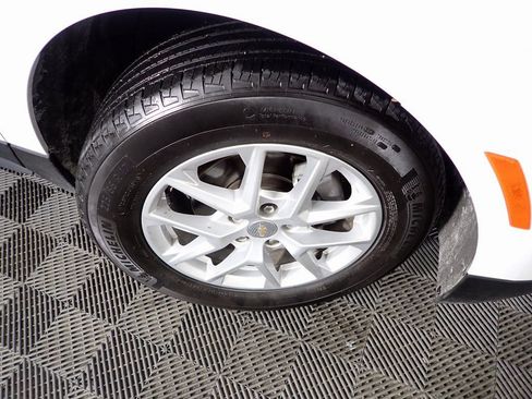 Used 2023 Chevrolet Equinox LT w/ LPO, Floor Liner Package image 34