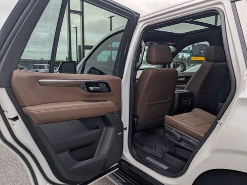 Used 2025 Chevrolet Tahoe High Country w/ Sun And Tow Package AWD/4WD image 27