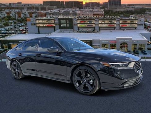 Used 2025 Honda Accord Sport image 1