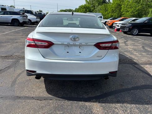 Used 2018 Toyota Camry XLE w/ Driver Assist Package FWD image 12