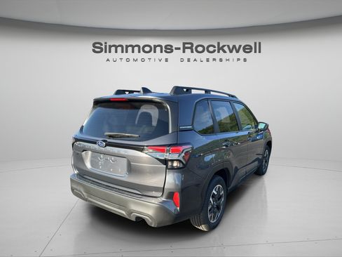 Used 2025 Subaru Forester Premium AWD/4WD image 5